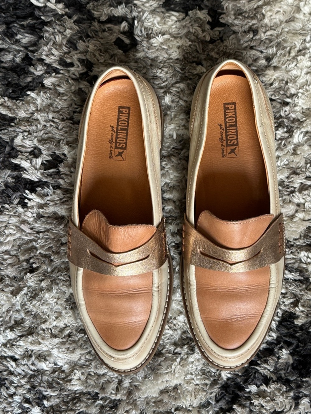 Pikolinos Two-Tone Leather Loafers 41
